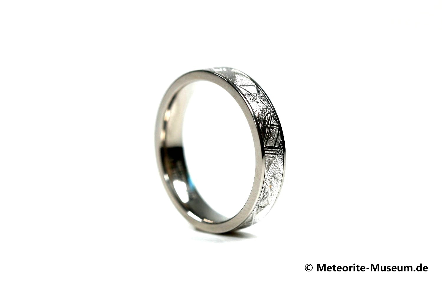 Eisen-Meteorit Ring (Muonionalusta | Unisex | Titan Inlay | Veredelt) - 2,50 bis 3,00 g