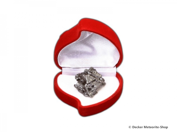 Sternschnuppe z.B. zum Muttertag als Eisenmeteorit in roter Rosen-Herzbox