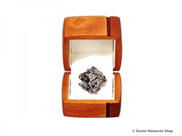 Sternschnuppe für besondere Anlässe als Eisenmeteorit in exklusiver Holz-Geschenkbox