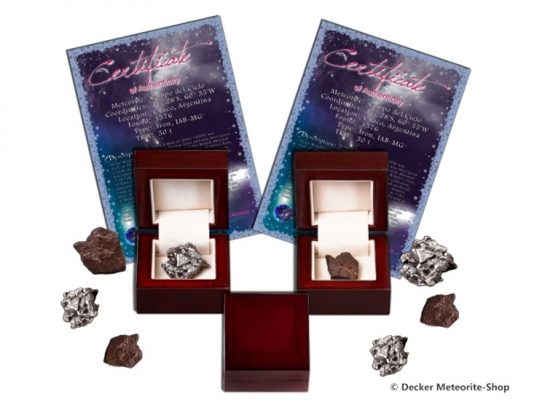 Sternschnuppe z.B. zur Hochzeit als Eisenmeteorit oder Steinmeteorit in bordeaux roter Geschenkbox mit Zertifikat und persönlicher Widmung