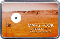 Mars Meteorit NWA 10628 (Motiv: Mars Rover Perseverance und Hubschrauber Ingenuity im Flug vor Marsgebirge) Mars Meteorit NWA 10628 (Motiv: Mars Rover Perseverance und Hubschrauber Ingenuity im Flug vor Marsgebirge)