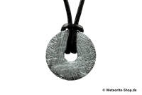 Eisen-Meteorit-Anhänger (Muonionalusta | Donut | Kl. Ø | Rhodiniert) Rückansicht Eisen-Meteorit-Anhänger (Muonionalusta | Donut | Kl. Ø | Rhodiniert) Rückansicht